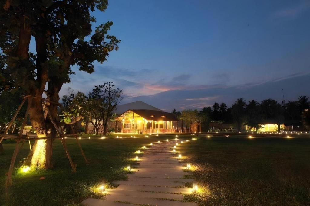 The Buffalo Amphawa Samut Songkhram Екстер'єр фото