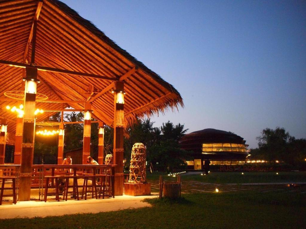 The Buffalo Amphawa Samut Songkhram Екстер'єр фото